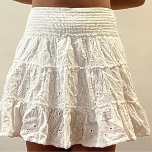 American Eagle Extra Small Textured White Skirt.